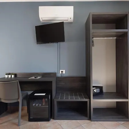 Urban Hotel