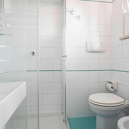 Отель Urban 3*